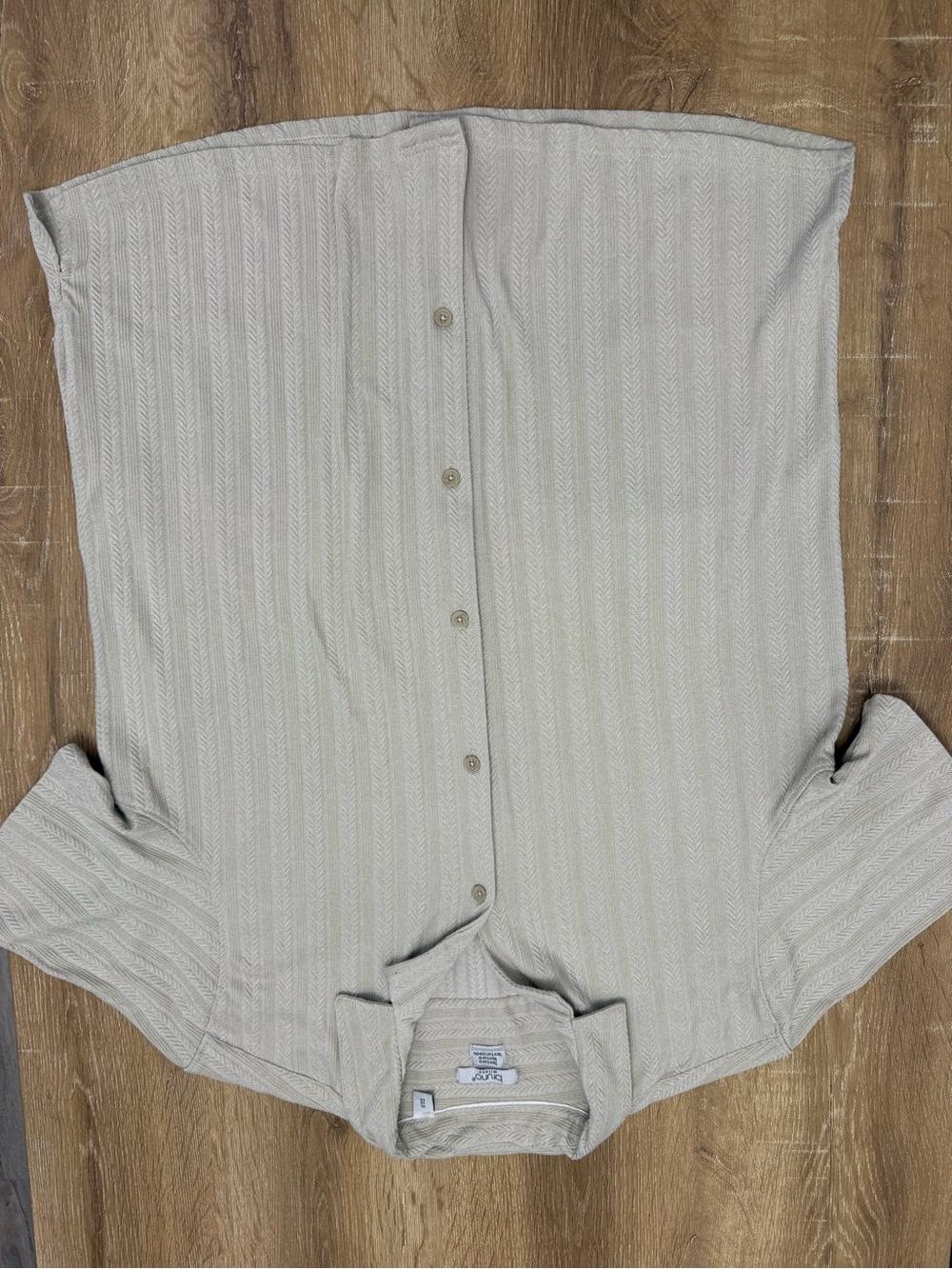 Casual Short-Sleeve Button-Down Shirt in Light Beige